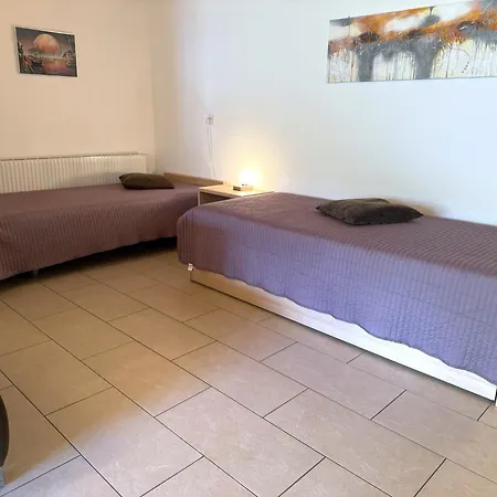 Apartman Salute 117 *